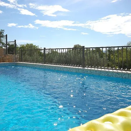 Malnar Emira - Three Bedroom Hotel