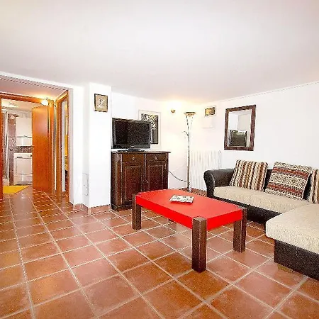 Malnar Emira - Three Bedroom 3* Pinezici (Krk)